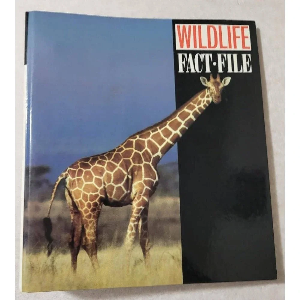 1992 Wildlife Fact-File Binder & Cards Group 1 Mammals INCOMPLETE Over 40 cards